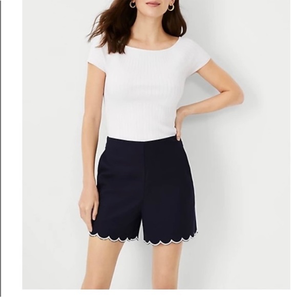 Ann Taylor navy blue shorts with white scalloped trim and side zip. NWT Size 4 - Picture 6 of 15